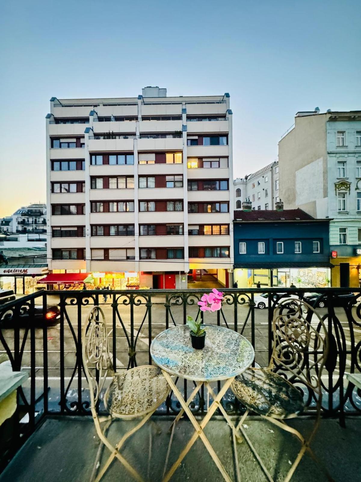 Cozy 9Br Shared Apartment, Only 12Min Walk To Augarten Viena Exterior foto